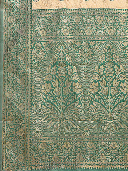 Astita Graceful Cream and Green Silk Saree – Traditional Elegance with Royal Charm