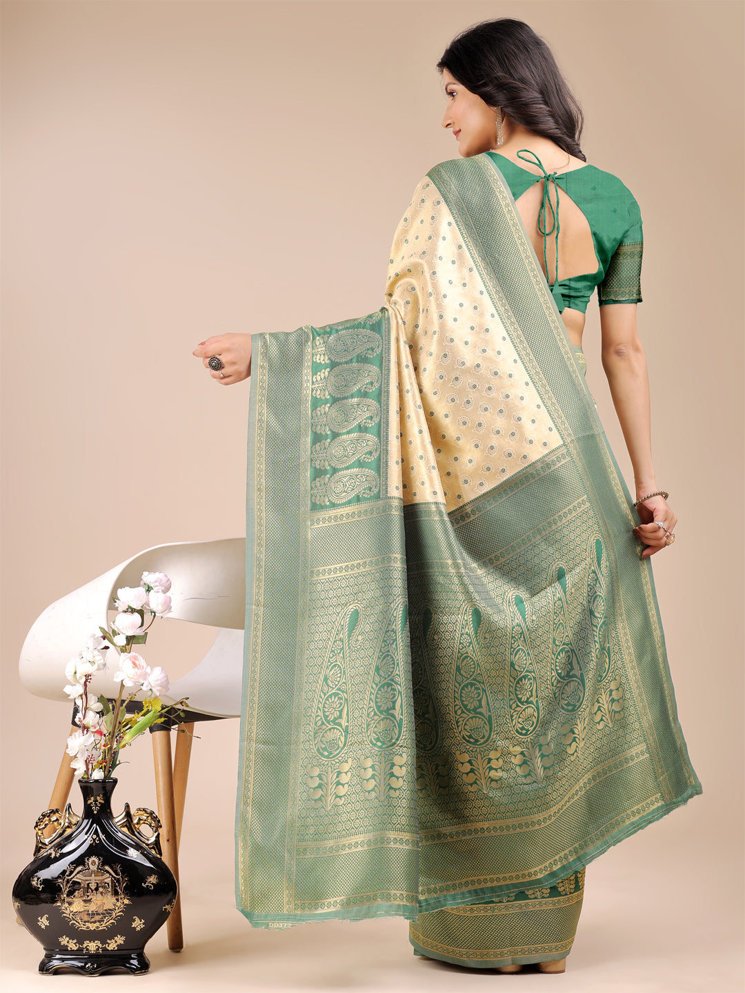 Astita Graceful Cream and Green Silk Saree – Traditional Elegance with Royal Charm