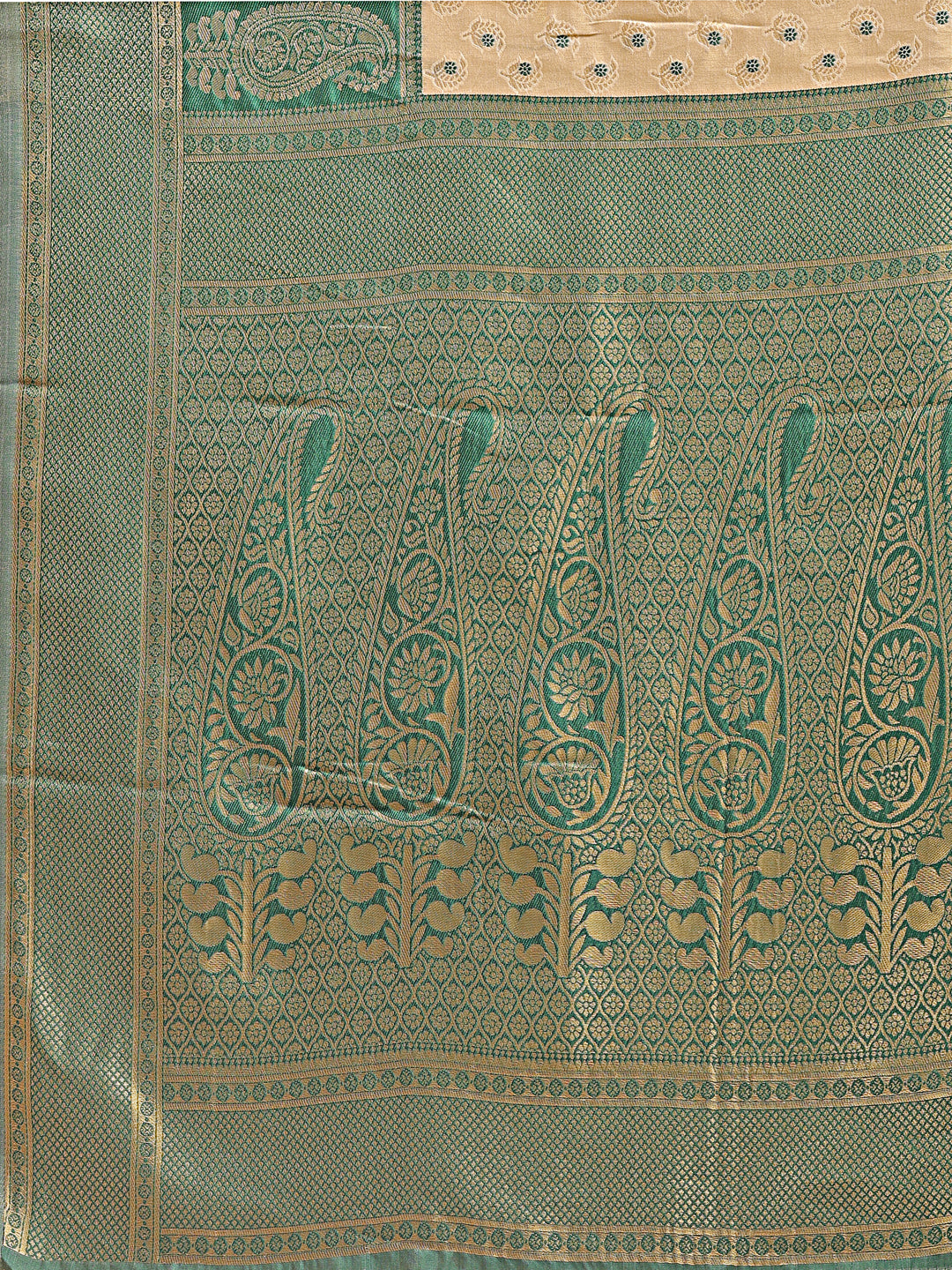 Astita Graceful Cream and Green Silk Saree – Traditional Elegance with Royal Charm