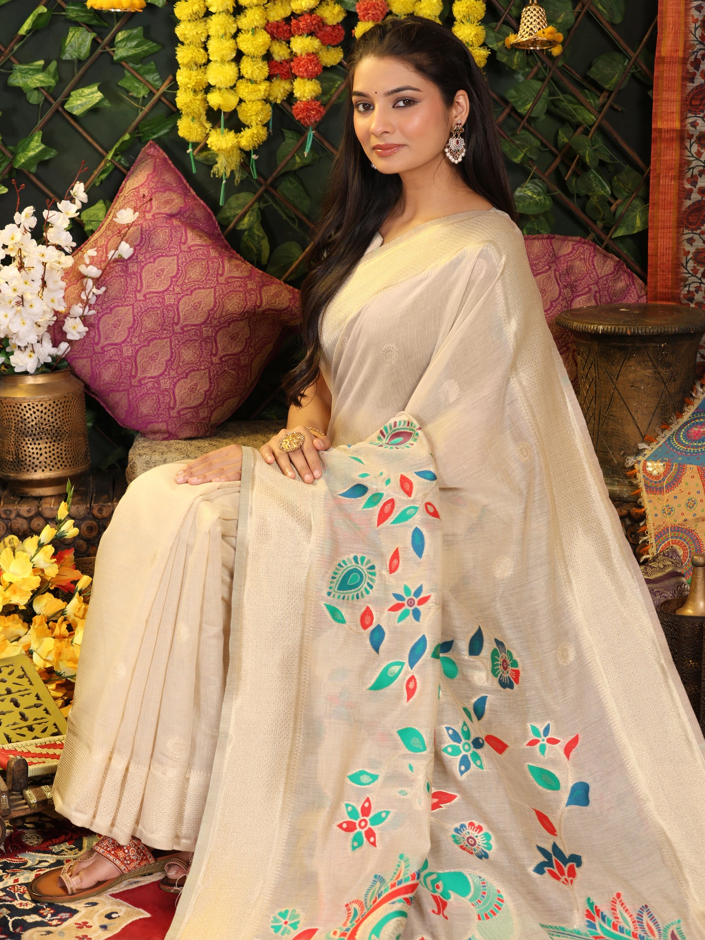 Astita Cream Linen Cotton Saree with Bold Peacock Pallu – Elegant Zari Border Saree for Festive & Party Wear | Lightweight & Soft Fabric