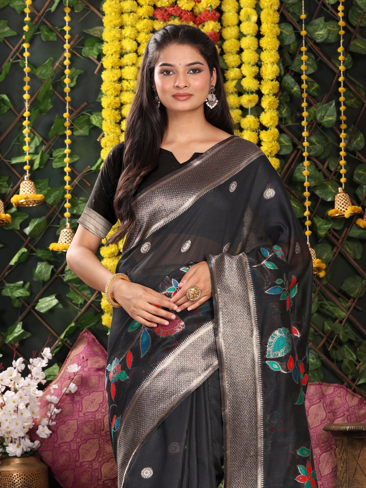 Astita Black Linen Cotton Saree with Bold Peacock Pallu – Elegant Zari Border Saree for Festive & Party Wear | Lightweight & Soft Fabric