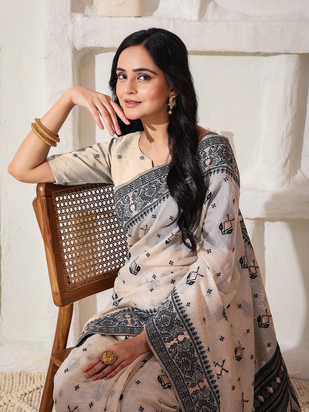 Astita Elegant Woven Linen Cotton Saree for Durga Puja & Diwali | Ethnic Motif Design with Rich Zari Border | Soft, Breathable, Festive-Ready Traditional Drape