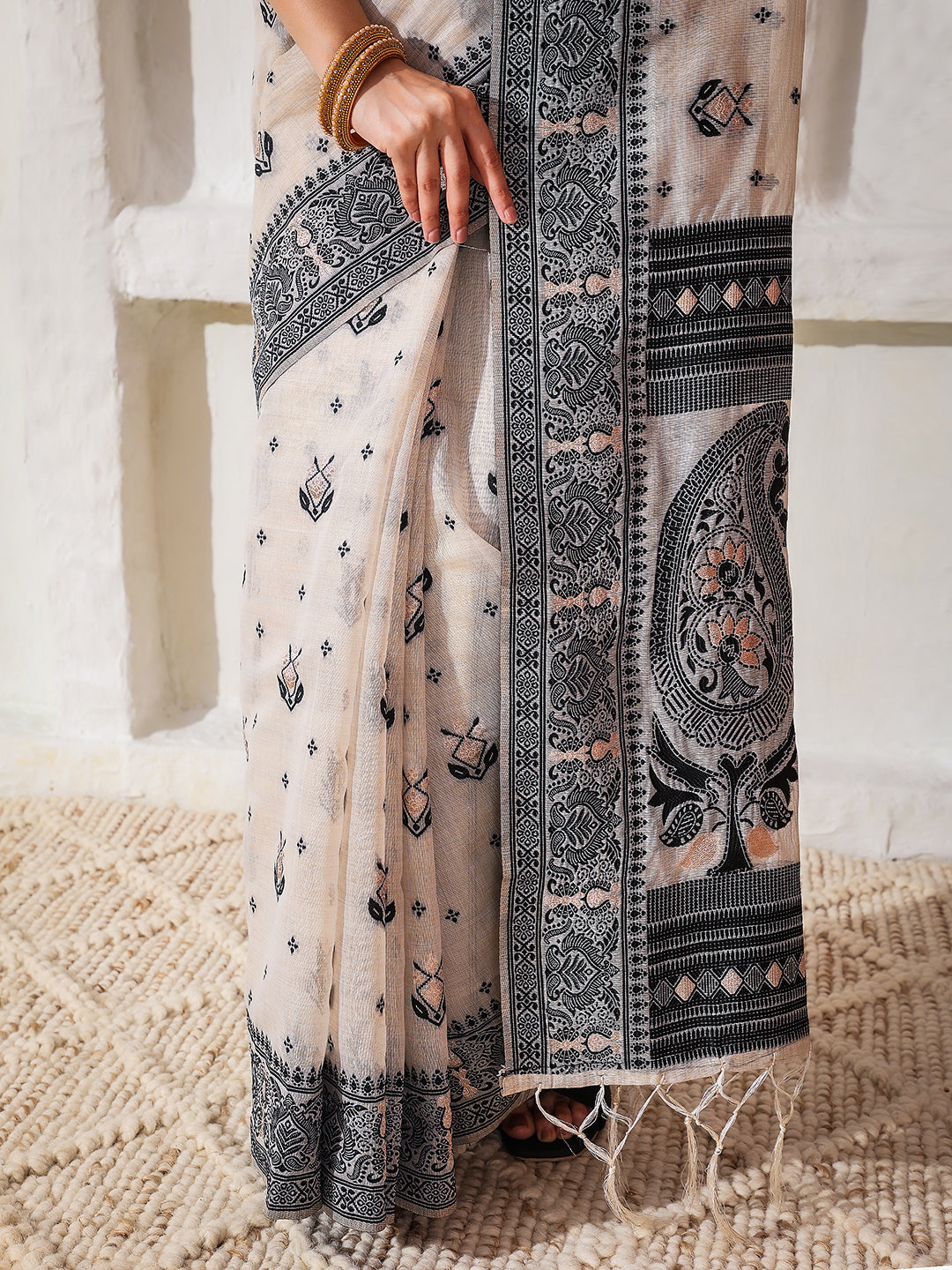 Astita Elegant Woven Linen Cotton Saree for Durga Puja & Diwali | Ethnic Motif Design with Rich Zari Border | Soft, Breathable, Festive-Ready Traditional Drape