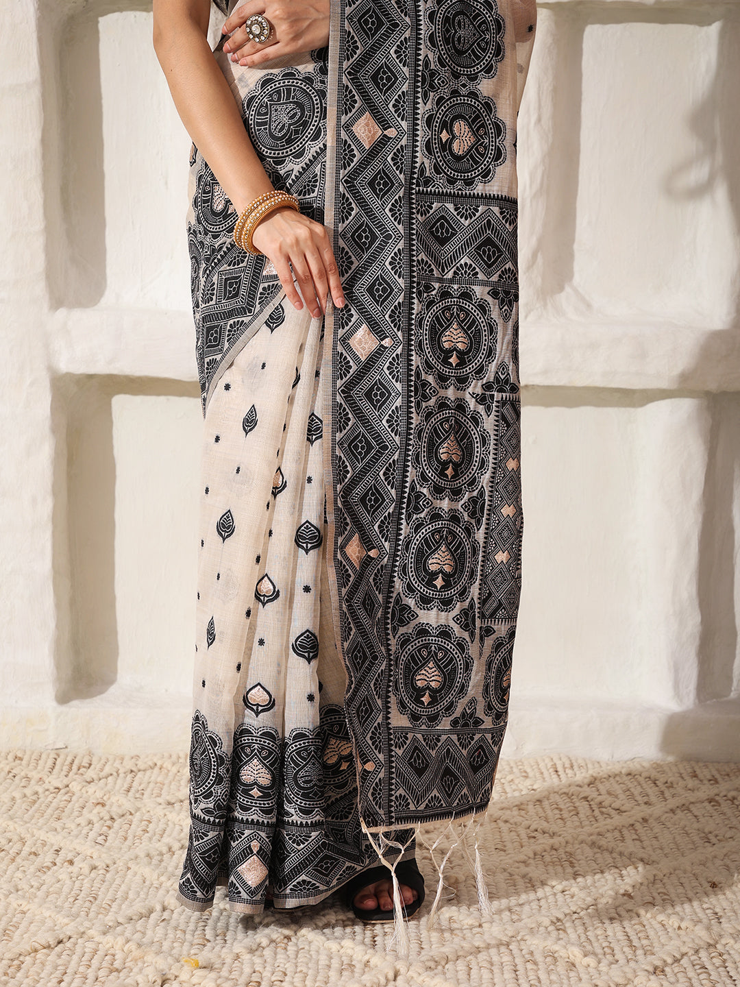 Astita Elegant Woven Linen Cotton Saree for Durga Puja & Diwali | Ethnic Motif Design with Rich Zari Border | Soft, Breathable, Festive-Ready Traditional Drape