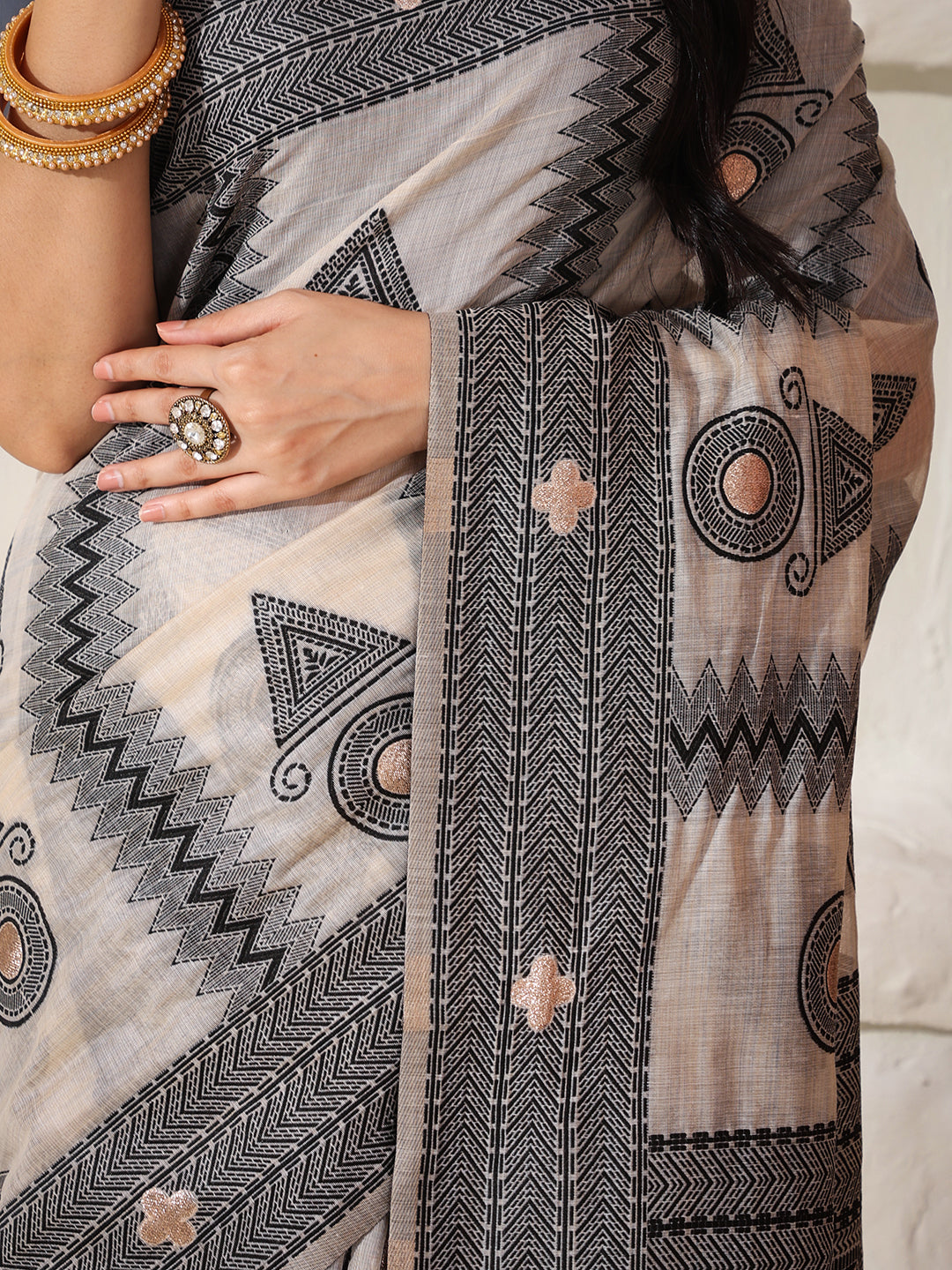 Astita Elegant Woven Linen Cotton Saree for Durga Puja & Diwali | Ethnic Motif Design with Rich Zari Border | Soft, Breathable, Festive-Ready Traditional Drape