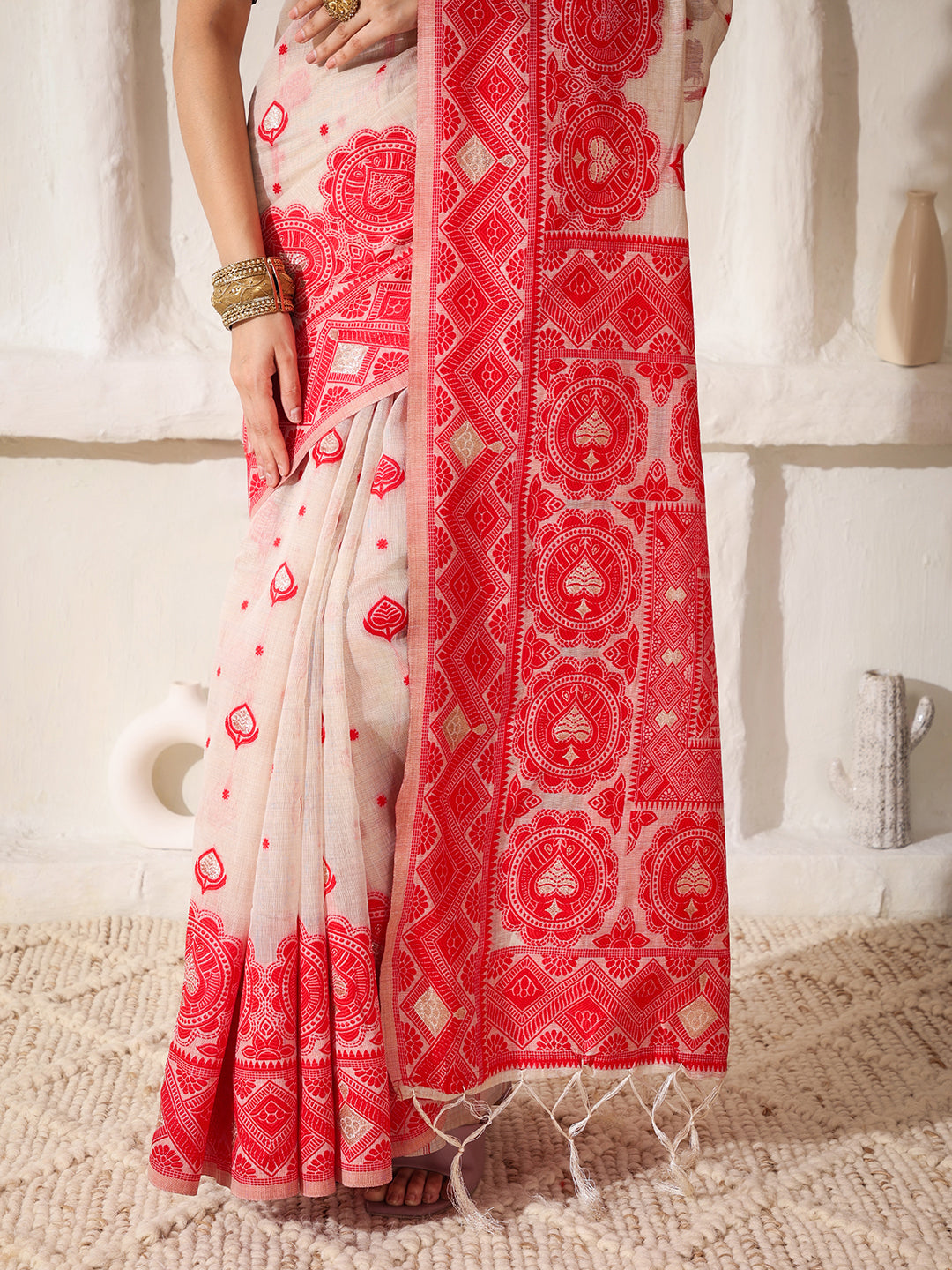 Astita Elegant Woven Linen Cotton Saree for Durga Puja & Diwali | Ethnic Motif Design with Rich Zari Border | Soft, Breathable, Festive-Ready Traditional Drape