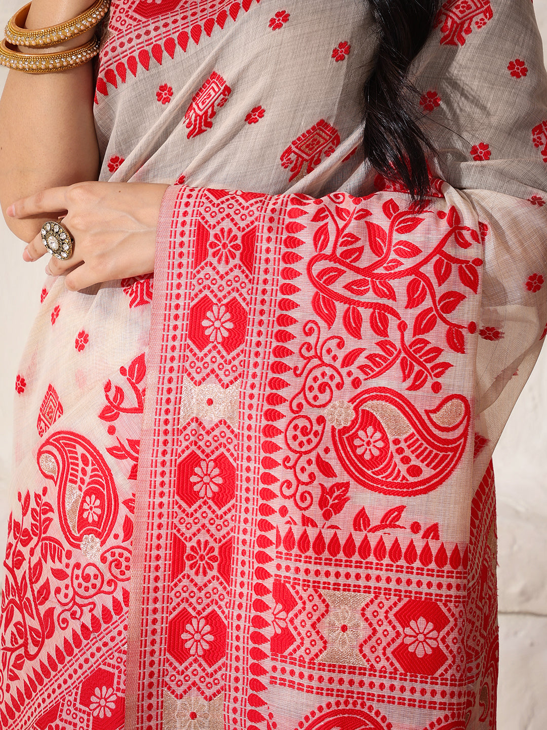 Astita Elegant Woven Linen Cotton Saree for Durga Puja & Diwali | Ethnic Motif Design with Rich Zari Border | Soft, Breathable, Festive-Ready Traditional Drape
