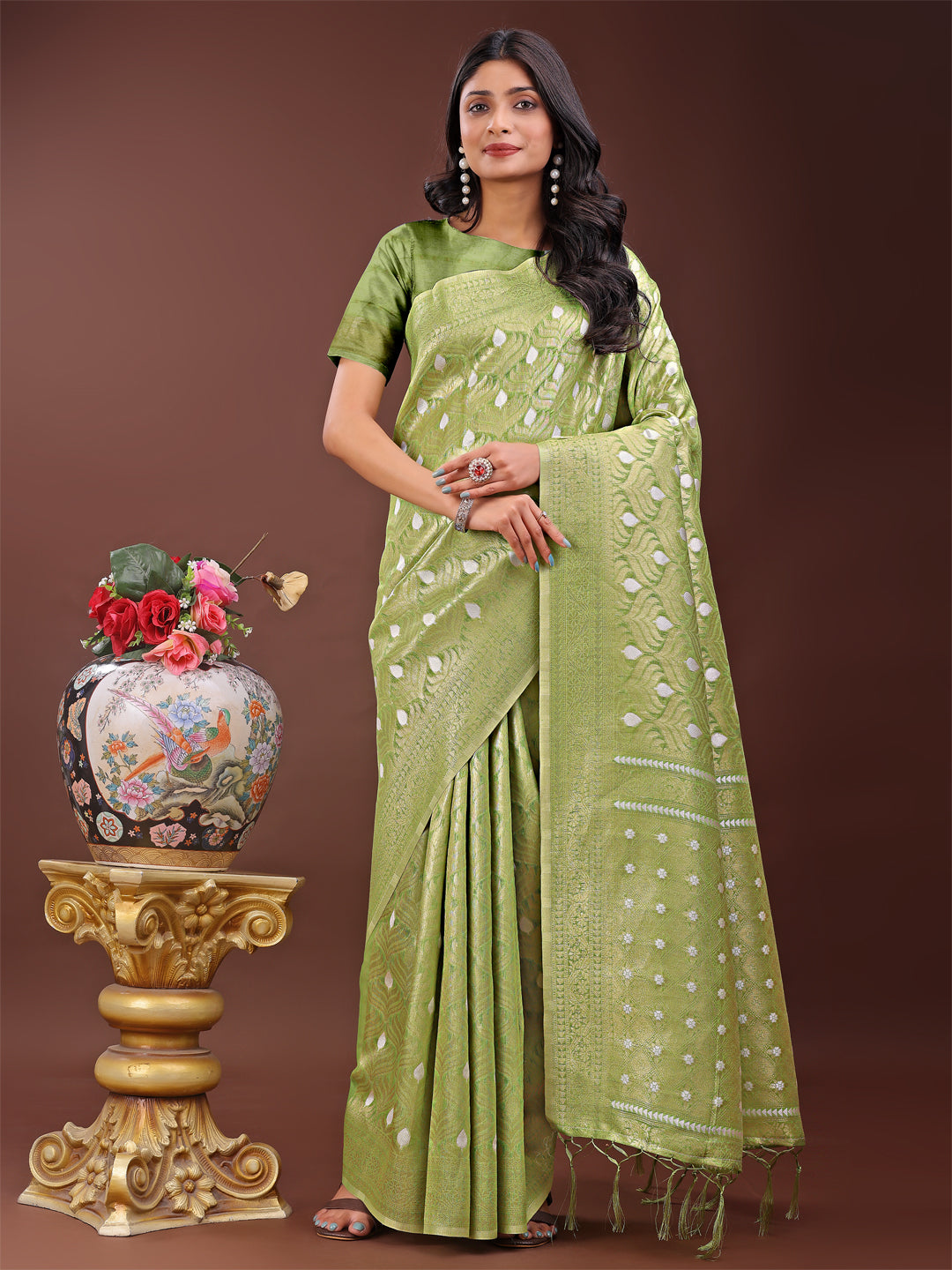 Astita Elegant Light Green Linen Saree with Silver Zari Butta & Pallu – Daily Wear | Festive Look | Soft Feel
