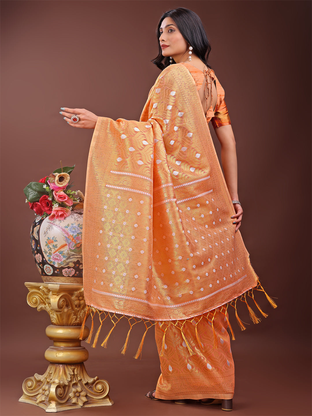 Astita Elegant Peach Linen Saree with Silver Zari Butta & Pallu – Daily Wear | Festive Look | Soft Feel