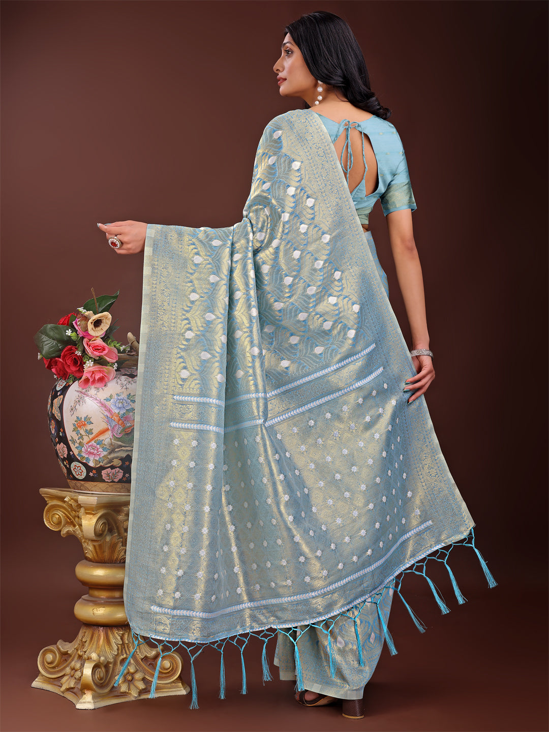 Astita Elegant Sky Blue Linen Saree with Silver Zari Butta & Pallu – Daily Wear | Festive Look | Soft Feel