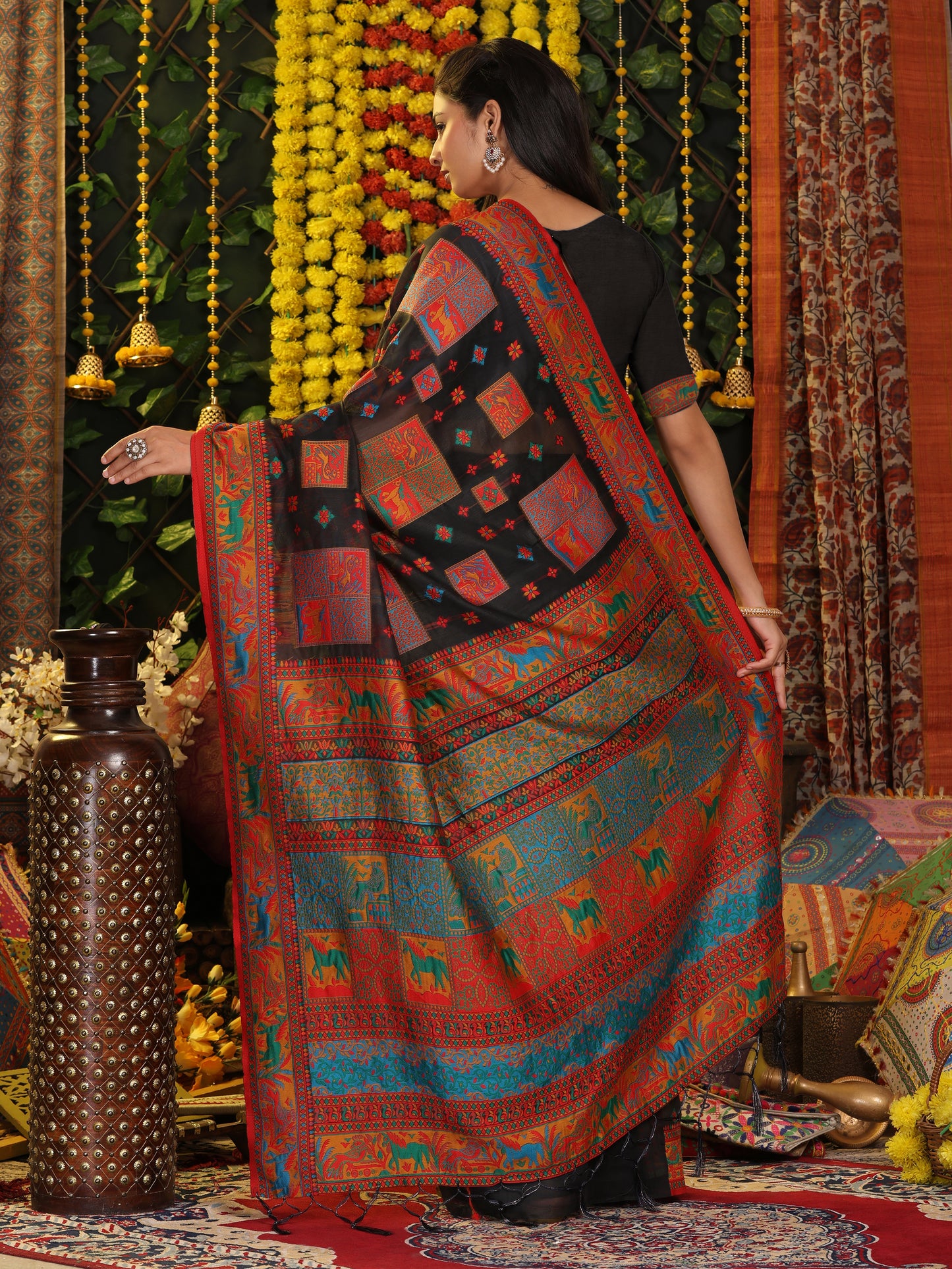 Astita Black Linen Cotton Saree with Multicolor Ethnic Print – Soft & Lightweight Saree for Festive, Daily, and Office Wear