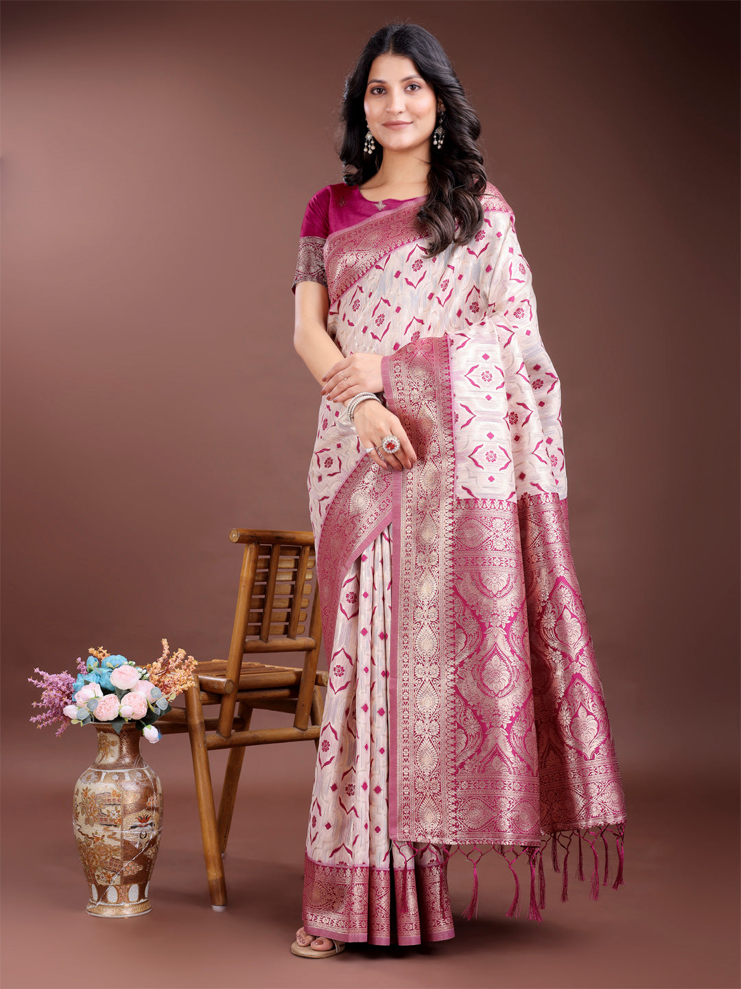 Astita Graceful Cream & Pink Linen Cotton Saree with Rich Zari Pallu – A Touch of Royal Comfort