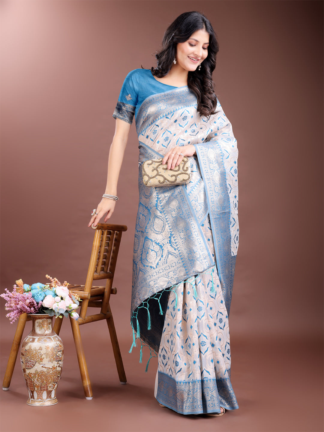 Astita Graceful Cream & Sky Blue Linen Cotton Saree with Rich Zari Pallu – A Touch of Royal Comfort