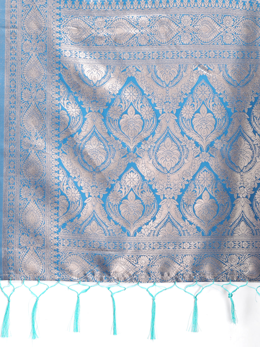 Astita Graceful Cream & Sky Blue Linen Cotton Saree with Rich Zari Pallu – A Touch of Royal Comfort