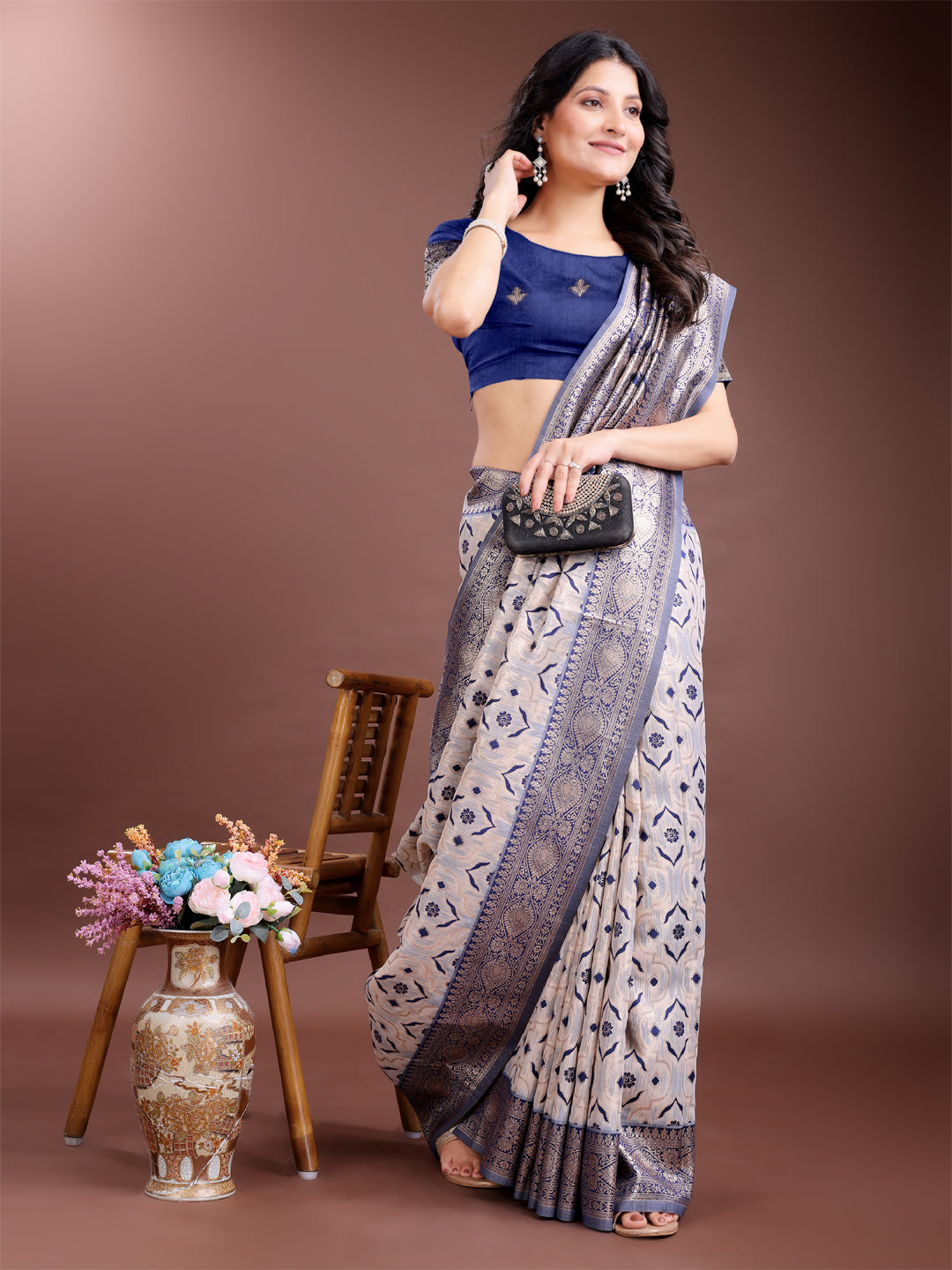Astita Graceful Cream & Navy Blue Linen Cotton Saree with Rich Zari Pallu – A Touch of Royal Comfort