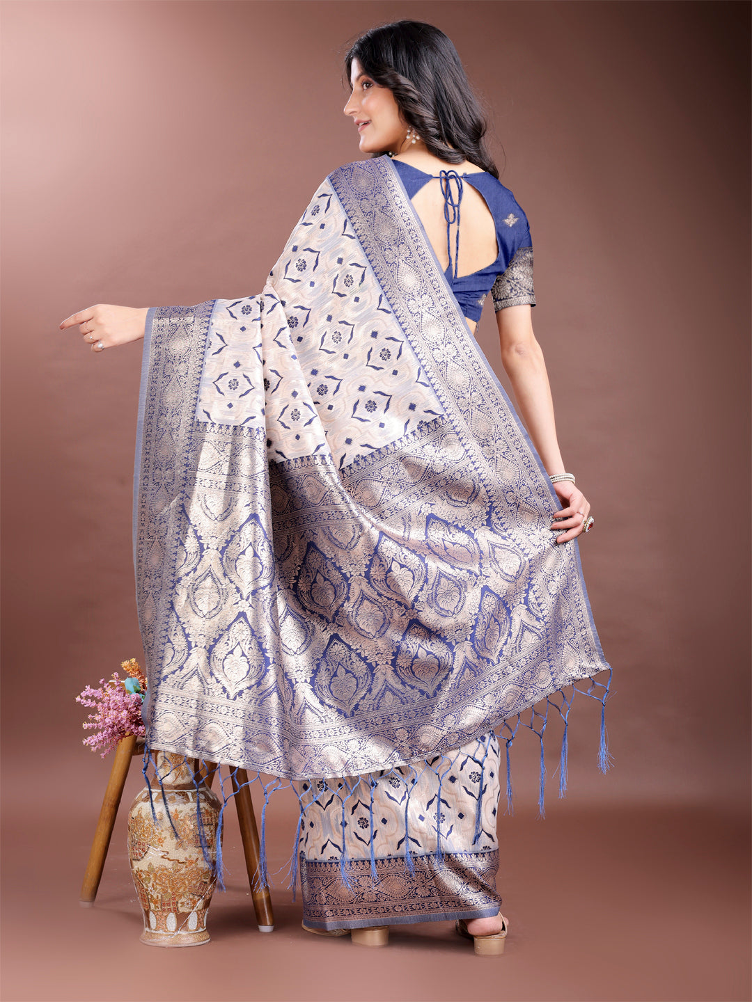 Astita Graceful Cream & Navy Blue Linen Cotton Saree with Rich Zari Pallu – A Touch of Royal Comfort