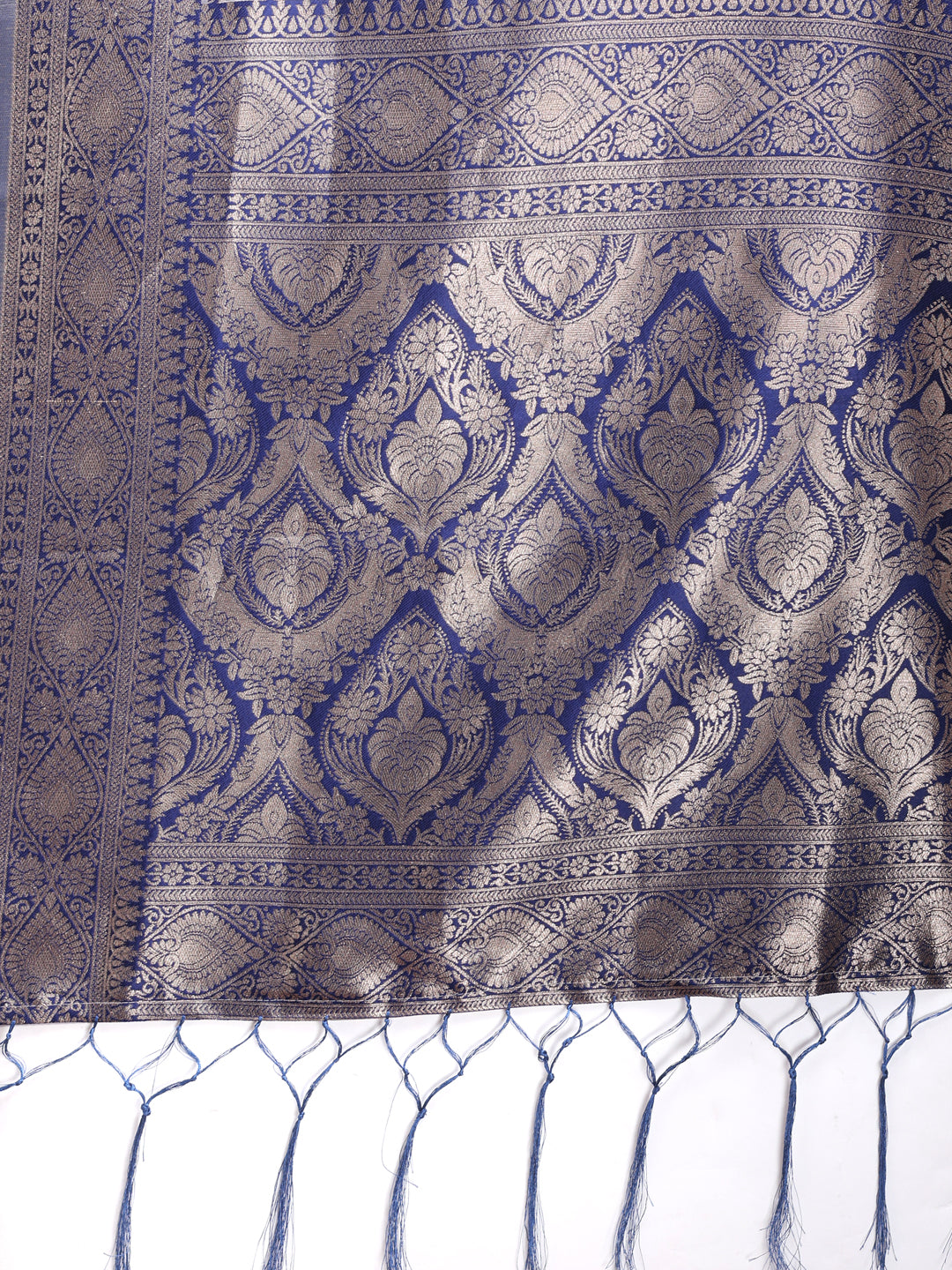 Astita Graceful Cream & Navy Blue Linen Cotton Saree with Rich Zari Pallu – A Touch of Royal Comfort