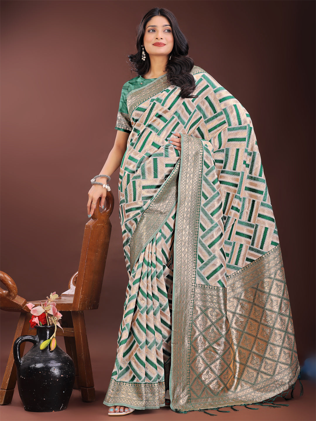 Astita Elegant Green & Cream Linen Saree with Geometric Design and Zari Border – Festive & Party Wear