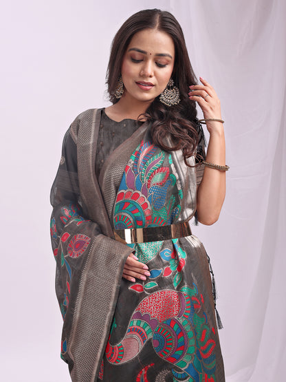 Astita Grey Linen Cotton Saree with Bold Peacock Pallu – Elegant Zari Border Saree for Festive & Party Wear | Lightweight & Soft Fabric