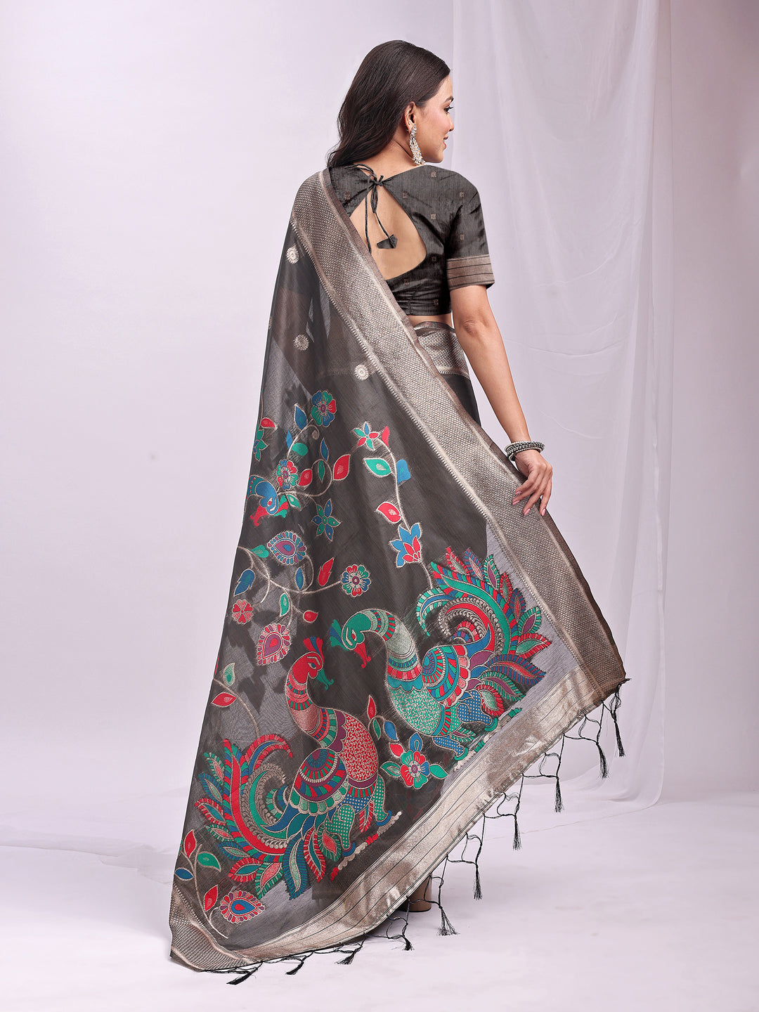 Astita Grey Linen Cotton Saree with Bold Peacock Pallu – Elegant Zari Border Saree for Festive & Party Wear | Lightweight & Soft Fabric