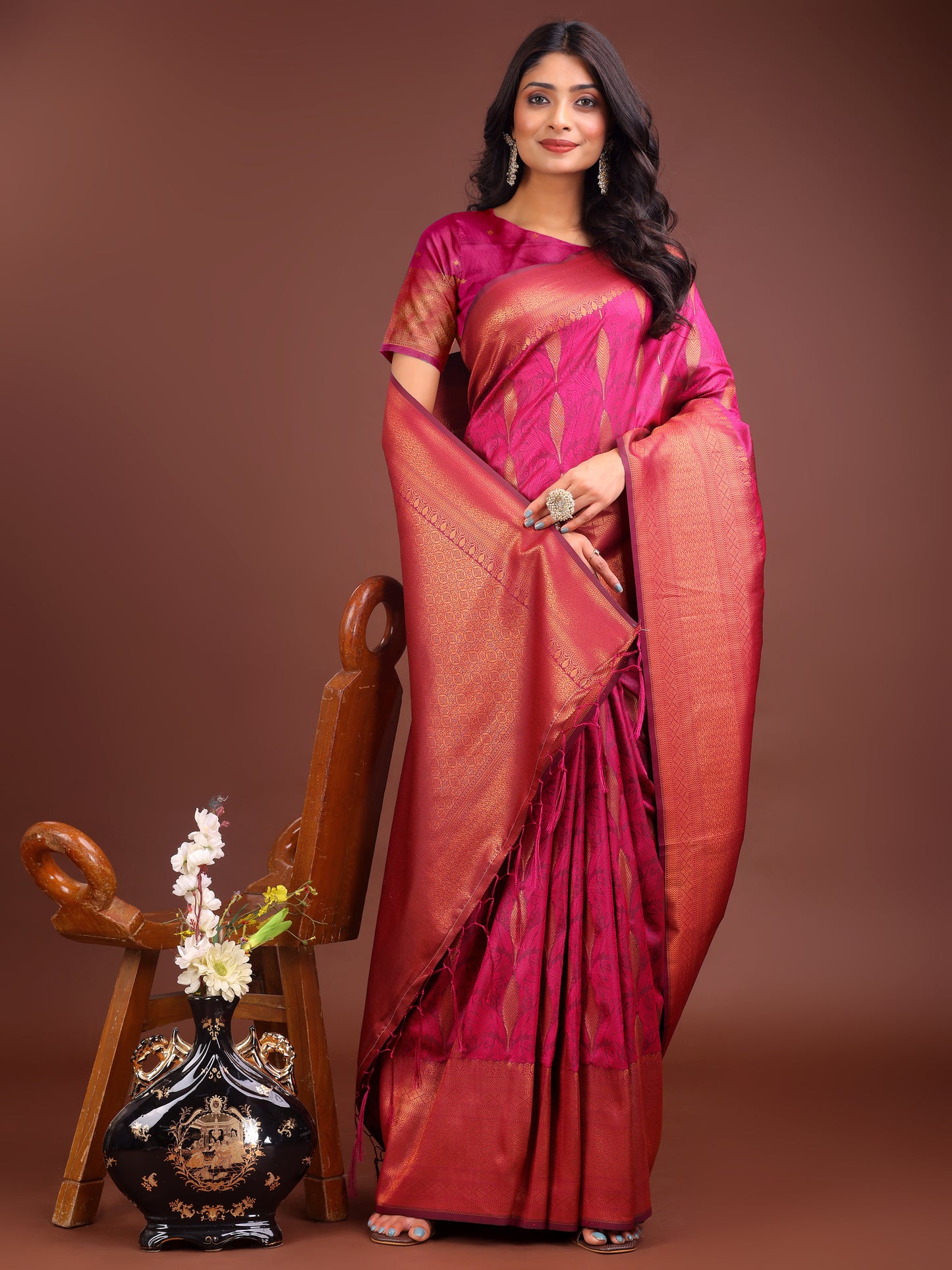 Astita Magenta Linen Cotton Saree with Golden Zari Leaf Woven Design & Rich Pallu – Festive Wear | Office Look | Soft Drape