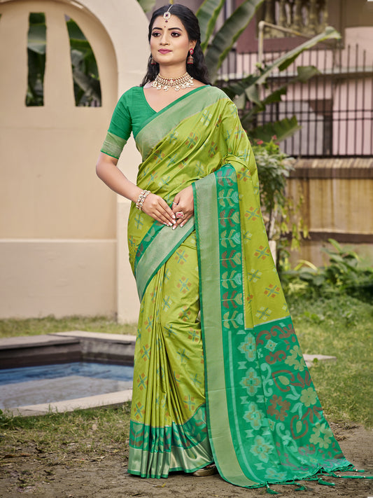 Astita Exquisite Light Green & Green Pochampalli Soft Silk Saree with Grand Ikat Woven Pallu – Perfect for Weddings, Festivals & Traditional Celebrations