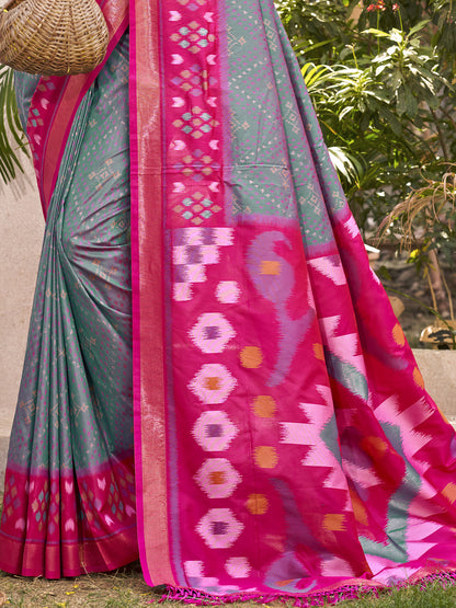Astita Grey & Magenta Pochampalli Soft Silk Saree with Traditional Ikat Woven Pallu – Perfect for Festive Celebrations & Wedding Occasions