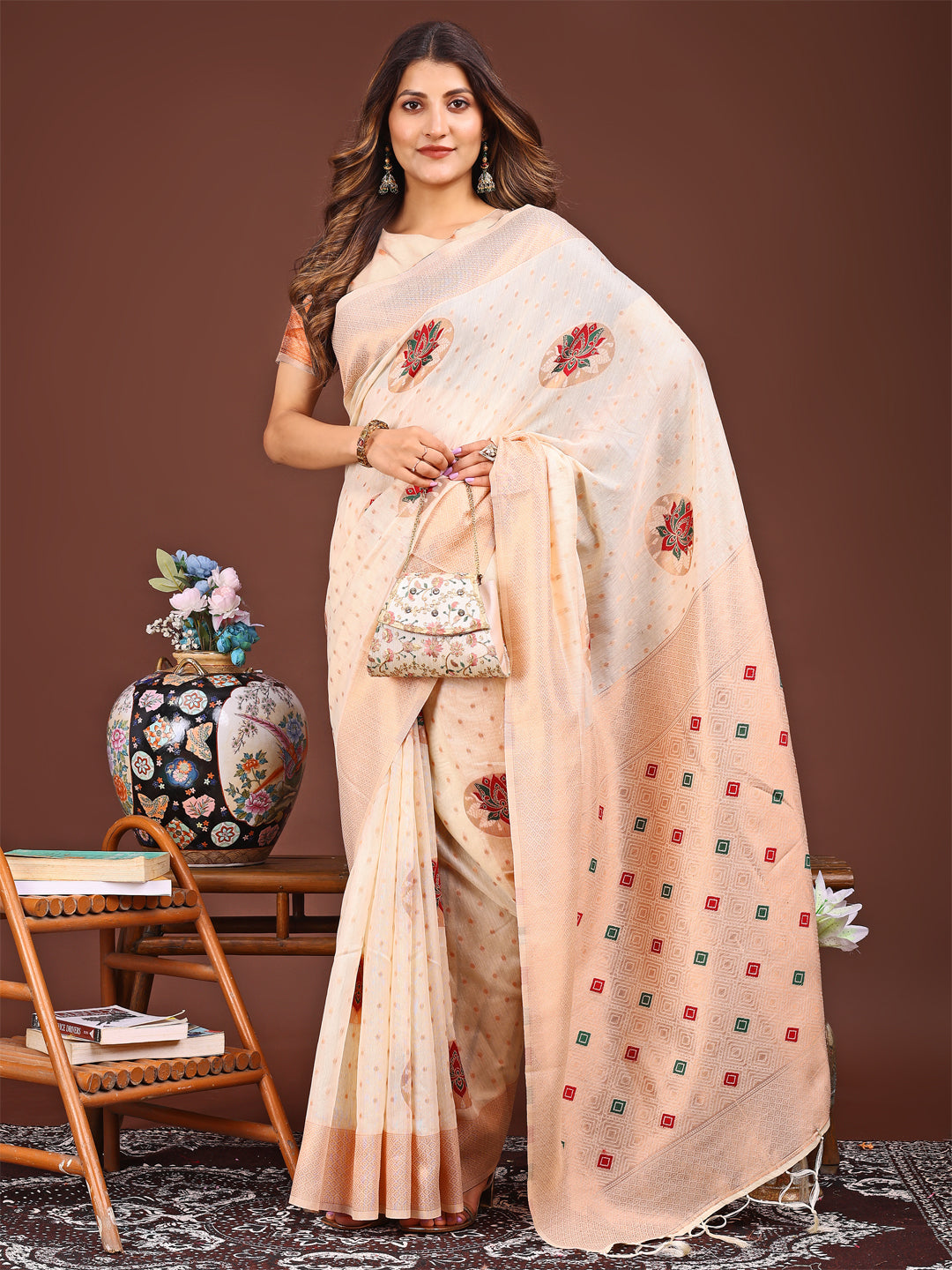 Astita Elegant Cream Woven Work Saree – A Whiff of Tradition Wrapped in Grace
