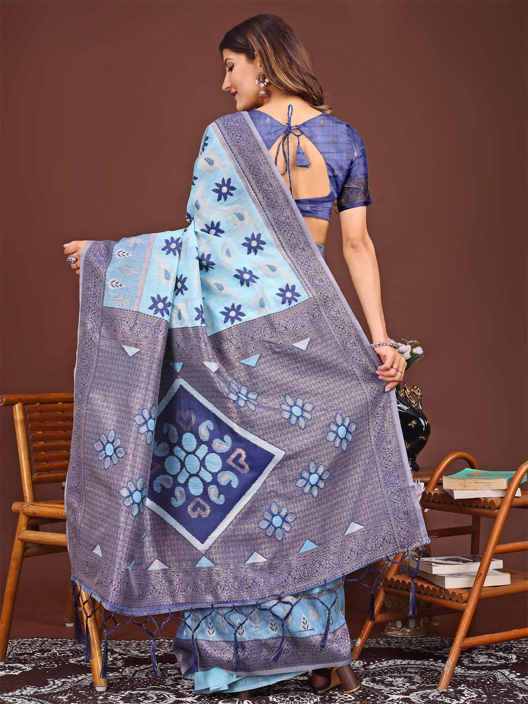 Astita Elegant Blue Linen Cotton Patola Saree – A Refreshing Harmony of Culture and Comfort