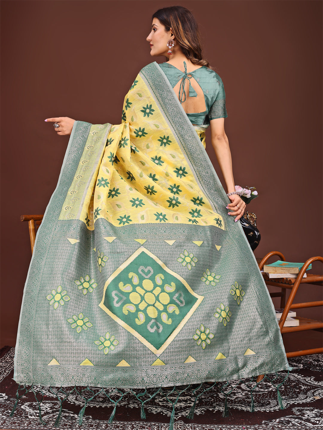 Astita Elegant Yellow Linen Cotton Patola Saree – A Refreshing Harmony of Culture and Comfort