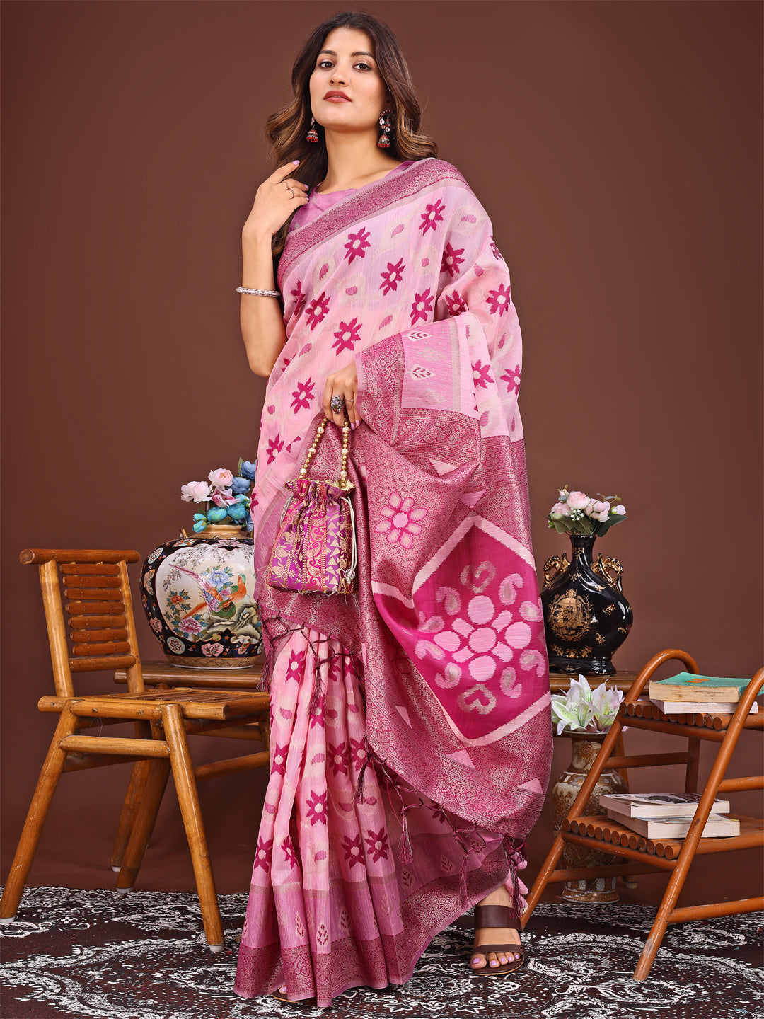 Astita Elegant Pink Linen Cotton Patola Saree – A Refreshing Harmony of Culture and Comfort