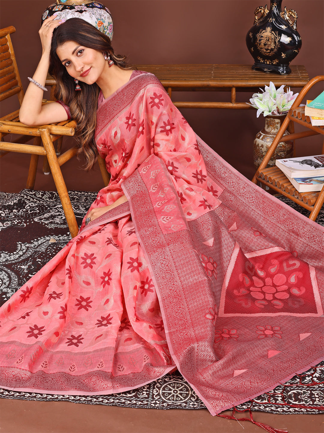 Astita Elegant Peach Linen Cotton Patola Saree – A Refreshing Harmony of Culture and Comfort