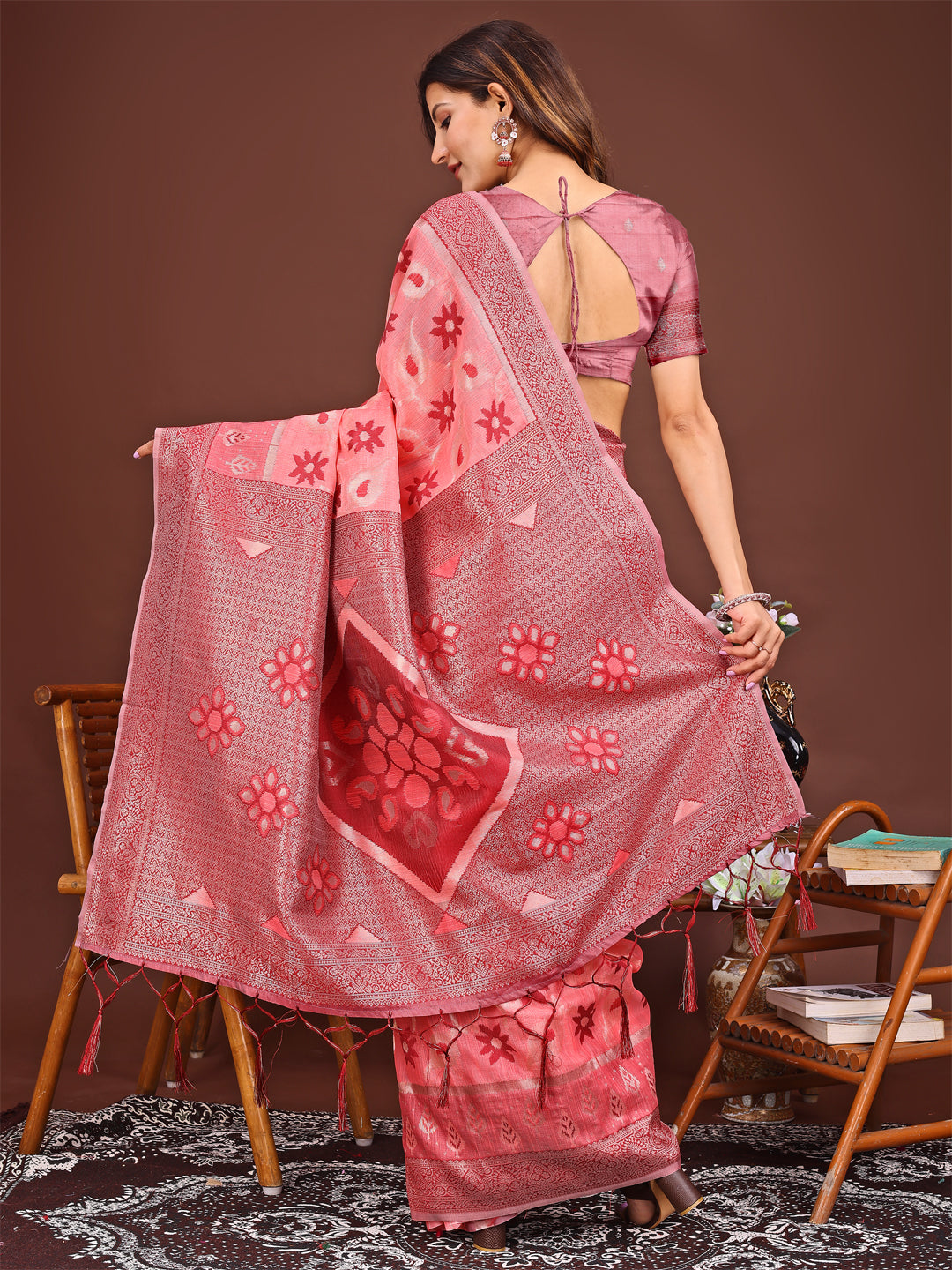 Astita Elegant Peach Linen Cotton Patola Saree – A Refreshing Harmony of Culture and Comfort