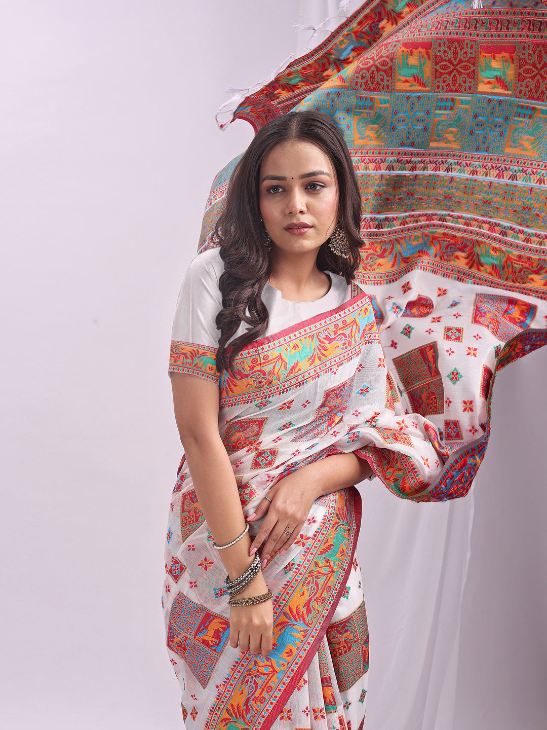 Astita White Linen Cotton Saree with Multicolor Ethnic Print – Soft & Lightweight Saree for Festive, Daily, and Office Wear