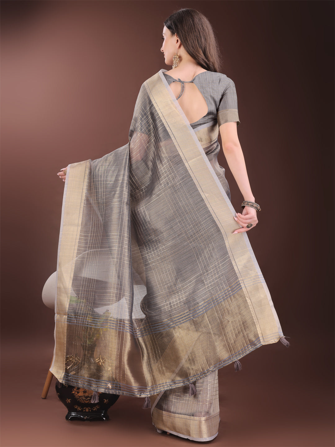 Astita Grey Organza Saree with Gold Checked Design – Elegant & Classy Traditional Wear for Formal & Festive Occasions